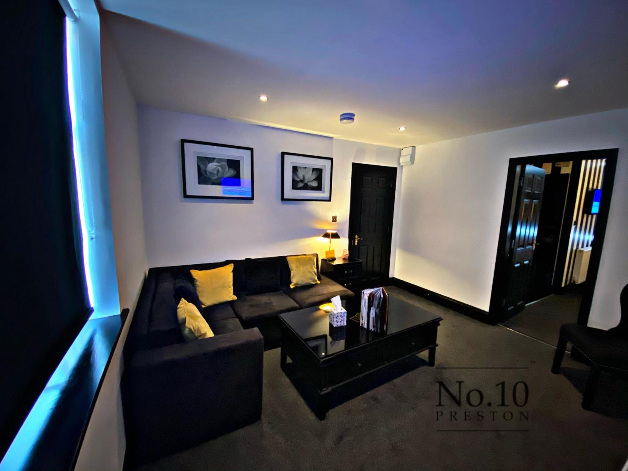 No.10 Preston Hotel Preston  Bagian luar foto