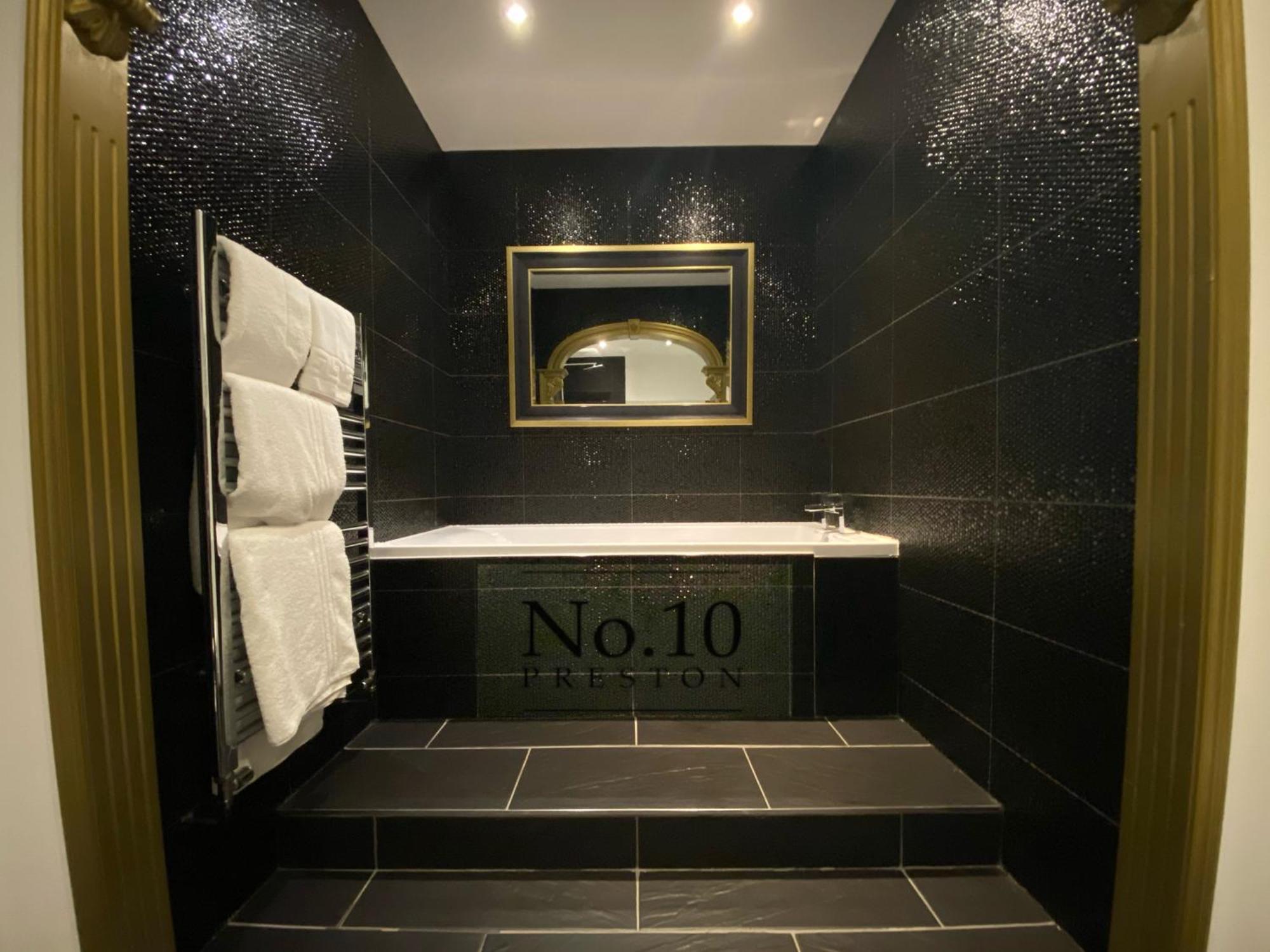 No.10 Preston Hotel Preston  Bagian luar foto
