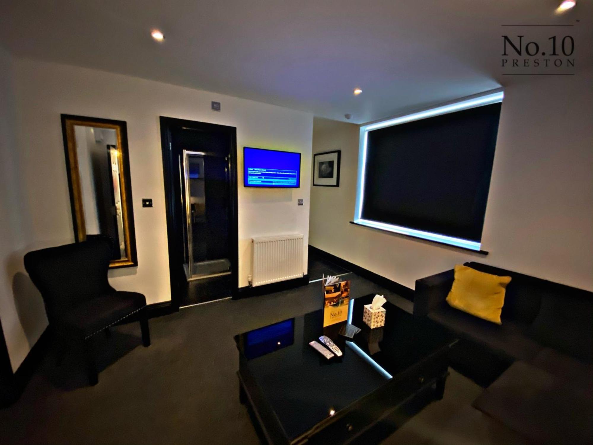 No.10 Preston Hotel Preston  Bagian luar foto