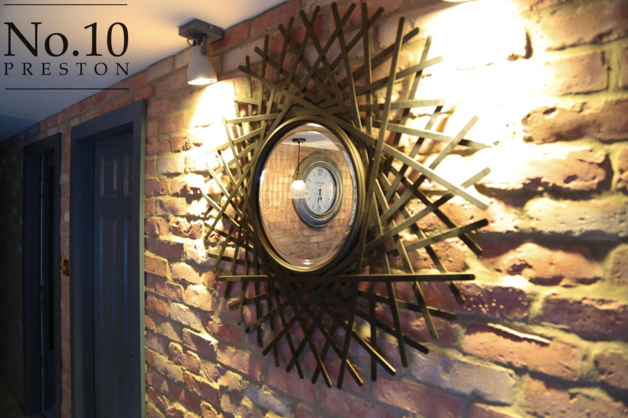No.10 Preston Hotel Preston  Bagian luar foto