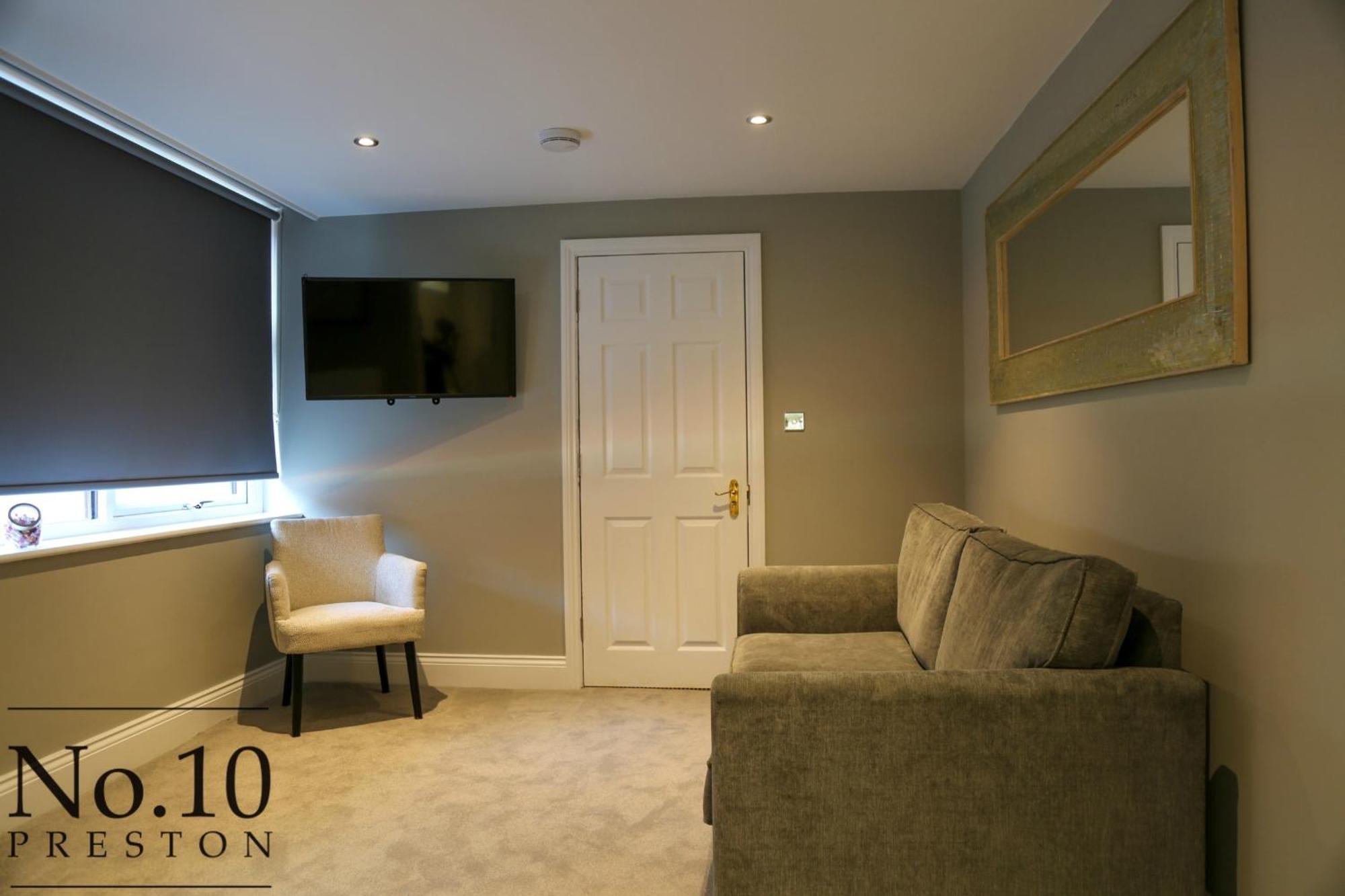 No.10 Preston Hotel Preston  Bagian luar foto