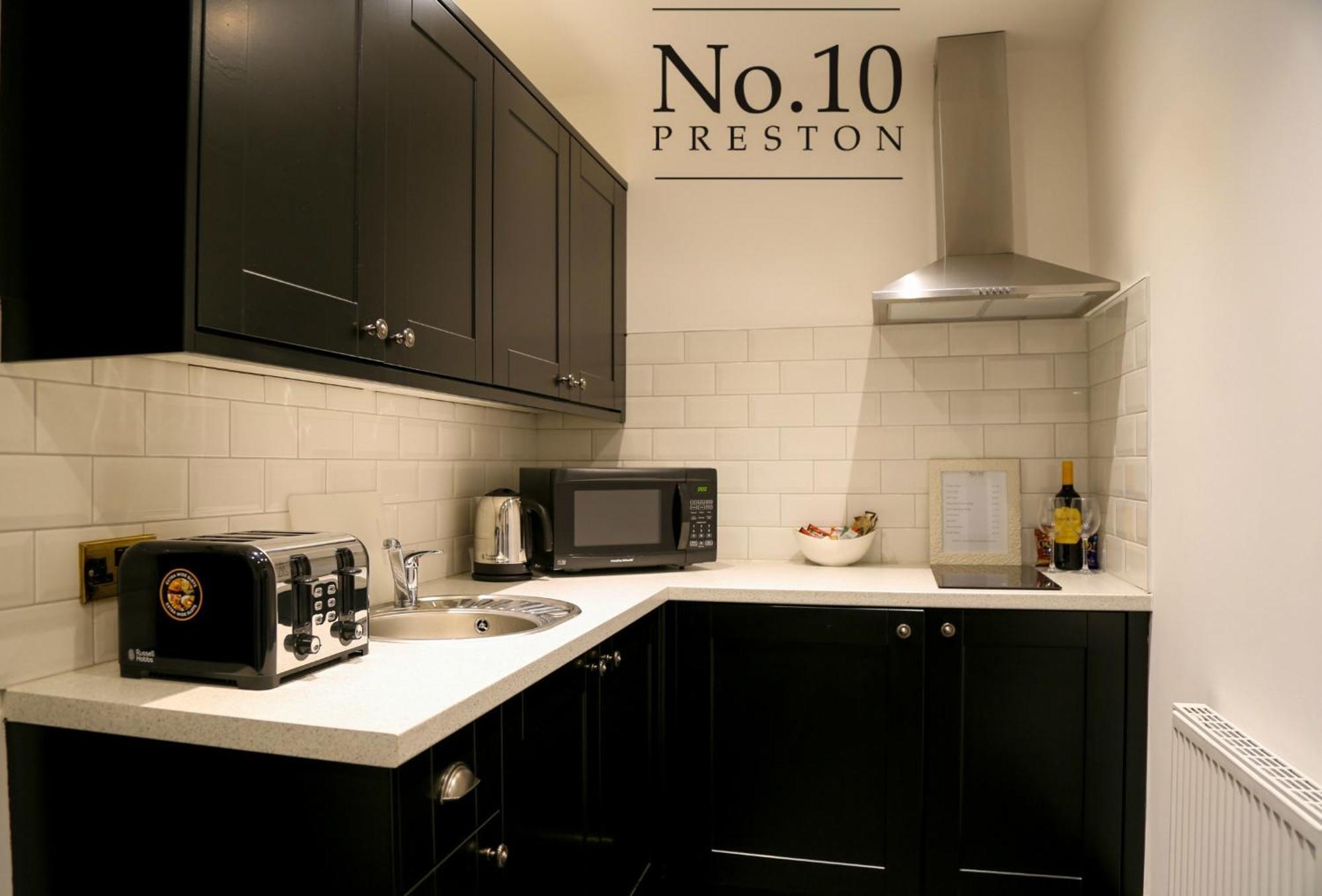 No.10 Preston Hotel Preston  Bagian luar foto